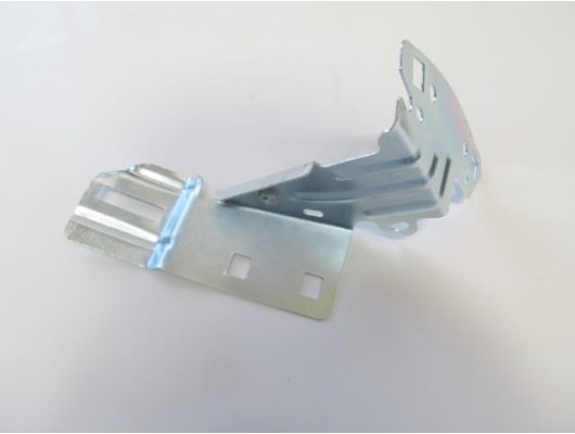 PEUGEOT 208- 12/20; ÖN ÇAMURLUK BRAKETİ SAĞ