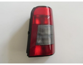 PEUGEOT PARTNER- 96/02; STOP LAMBASI SAĞ KIRMIZI/FÜME (BAGAJ KAPAĞI YUKARIYA AÇILAN TİP) (MARS)
