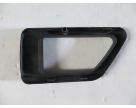 PEUGEOT PARTNER- 96/02; ÖN KAPI İÇ AÇMA KOLU ÇERÇEVESİ SAĞ SİYAH