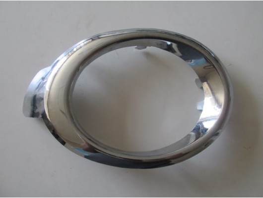 PEUGEOT PARTNER- TEPEE- 10/18; SİS LAMBA ÇERÇEVESİ SAĞ NİKELAJLI