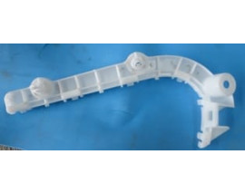 MITSUBISHI OUTLANDER- 08/09; ÖN TAMPON BAĞLANTI BRAKETİ SAĞ (PLASTİK) (TW)