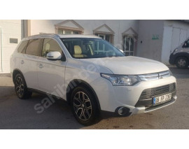 MITSUBISHI OUTLANDER- 13/16; ARAÇ BİLGİLERİ VE RESİMLERİ