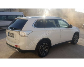 MITSUBISHI OUTLANDER- 13/16; ARAÇ BİLGİLERİ VE RESİMLERİ