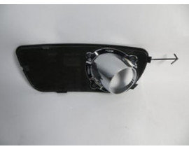 FIAT PALIO- 05/13; SİS LAMBA KAPAĞI SAĞ SİS DELİKLİ (SİS YUVASI NİKELAJLI)