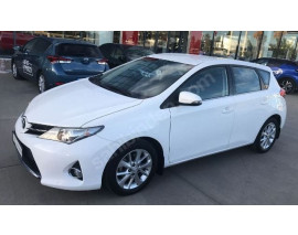 TOYOTA AURIS- 13/15; ARAÇ BİLGİLERİ VE RESİMLERİ