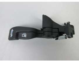 TOYOTA COROLLA- ZZ111- 00/02; BAGAJ KAPAĞI VE DEPO KAPAĞI İÇ AÇMA KOLU (MANDALI) PLASTİK (EURO BODY)