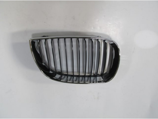 BMW 1 SERI- E87- 04/08; ÖN PANJUR SAĞ SİYAH/NİKELAJ ÇERÇEVELİ (TYG)