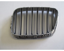 BMW X5- E53- 04/06; ÖN PANJUR SAĞ NİKELAJLI (PETEKLERİ GÜMÜŞ GRİ)