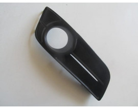 TOYOTA COROLLA- HB- 04/06; SİS LAMBA KAPAĞI SAĞ (SİS DELİKLİ) (TYG)