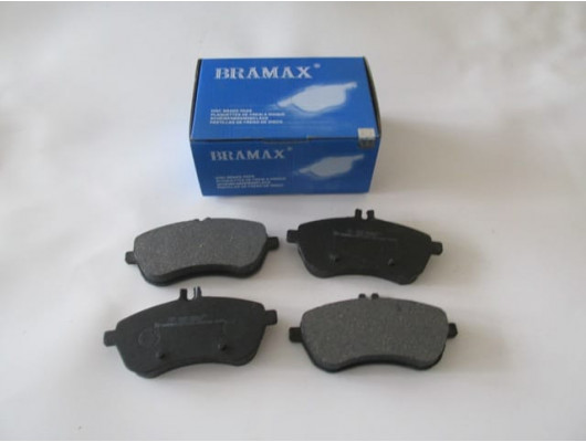 MERCEDES C CLASS- W204- 07/11; ÖN FREN BALATASI (KABLOSUZ)(DİSK) (146.2X71.5X19.5)(BRAMAX)