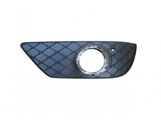 MERCEDES C CLASS- W204- 11/13; SİS LAMBA KAPAĞI SAĞ SİYAH (SİS DELİKLİ/NİKELAJ ÇERÇEVELİ) (TW)