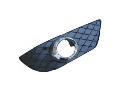 MERCEDES C CLASS- W204- 11/13; SİS LAMBA KAPAĞI SOL SİYAH (SİS DELİKLİ/NİKELAJ ÇERÇEVELİ) (TW)