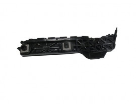 TOYOTA YARIS- 06/09; ARKA TAMPON BAĞLANTI BRAKETİ SOL (YAN KULAĞA BAĞLANAN) (TYG)