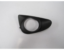 TOYOTA YARIS- 11/14; SİS LAMBA KAPAĞI SAĞ SİYAH (SİS DELİKLİ) (TYG)