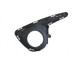 TOYOTA YARIS- 17/20; SİS LAMBA KAPAĞI SAĞ ÇITASIZ/SİS DELİKLİ (TYG)