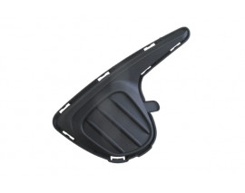 TOYOTA YARIS- 17/20; SİS LAMBA KAPAĞI SAĞ ÇITASIZ/SİS DELİKSİZ (TYG)