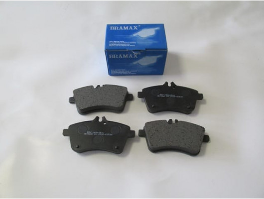 MERCEDES A CLASS- W169- 05/08; ÖN FREN BALATASI (KABLOSUZ)(DİSK)(131.8X70X18.5)(BRAMAX)