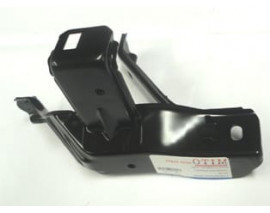 TOYOTA HILUX- PICK UP LN145- 98/01; ÖN ÇAMURLUK İÇ BAĞLANTI BRAKETİ SAĞ (TW)