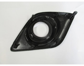 TOYOTA HILUX- PICK UP- 15/19; SİS LAMBA KAPAĞI SAĞ SİS DELİKLİ (SİS YUVASI NİKELAJLI) (CASP)