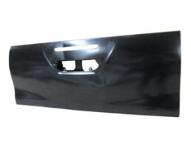 TOYOTA HILUX- PICK UP- 15/19; ARKA BAGAJ KAPAĞI KOMPLE (ORTADAN AÇMALI/STOP LAMBA DELİKLİ) (TW)