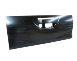 TOYOTA HILUX- PICK UP- 15/19; ARKA BAGAJ KAPAĞI KOMPLE (ORTADAN AÇMALI/STOP LAMBA DELİKLİ) (TW)