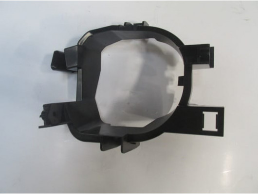 NISSAN PICK UP- NAVARA- 16/22; SİS LAMBA ÇERÇEVE BRAKETİ SOL PLASTİK (CASP)