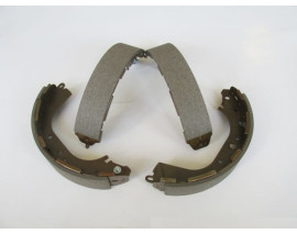 NISSAN PATHFINDER- 99/04; ARKA FREN PABUCU (147,5X50) (DAIWA)