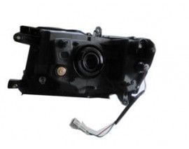 NISSAN PATROL- 06/07; FAR LAMBASI SAĞ MANUEL ŞEFFAF CAMLI (FAMELLA)