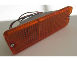 MAZDA 929- SD- 79/85; TAMPON SİNYALİ SAĞ SARI