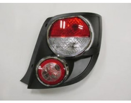 CHEVROLET AVEO- HB- 11/13; STOP LAMBASI SAĞ KIRMIZI/BEYAZ (NİKELAJ ÇERÇEVELİ) (FAMELLA)