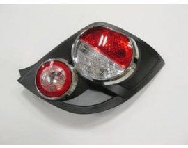 CHEVROLET AVEO- HB- 11/13; STOP LAMBASI SAĞ KIRMIZI/BEYAZ (NİKELAJ ÇERÇEVELİ) (FAMELLA)