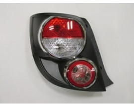 CHEVROLET AVEO- HB- 11/13; STOP LAMBASI SOL KIRMIZI/BEYAZ (NİKELAJ ÇERÇEVELİ) (FAMELLA)