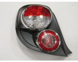 CHEVROLET AVEO- HB- 11/13; STOP LAMBASI SOL KIRMIZI/BEYAZ (NİKELAJ ÇERÇEVELİ) (FAMELLA)