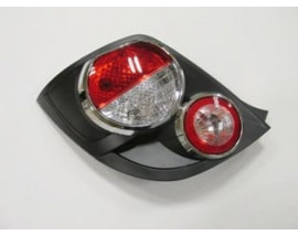 CHEVROLET AVEO- HB- 11/13; STOP LAMBASI SOL KIRMIZI/BEYAZ (NİKELAJ ÇERÇEVELİ) (FAMELLA)