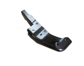 SUZUKI SWIFT- 11/14; ÖN TAMPON BAĞLANTI BRAKETİ SOL (FAR ALTINA BAĞLANAN) (TW)