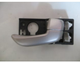 HYUNDAI I10- 08/11; ÖN KAPI İÇ AÇMA KOLU SAĞ GÜMÜŞ GRİ