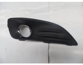 FORD FIESTA- 13/17; SİS LAMBA KAPAĞI SAĞ SİYAH (SİS DELİĞİ NİKELAJ ÇERÇEVELİ) (TYG)