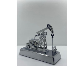 MASA ÜSTÜ PLAKET PETROL POMPASI HAREKETLİ KROM KAPLAMA ABS 26x22x9cm 2 ADET KALEM PİLLE ÇALIŞIR MAKET